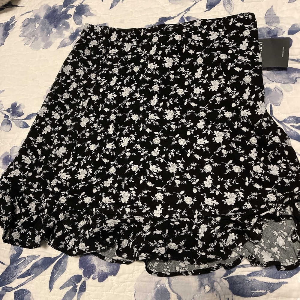 Black Floral Forever 21 Skirt with Cinched Detail